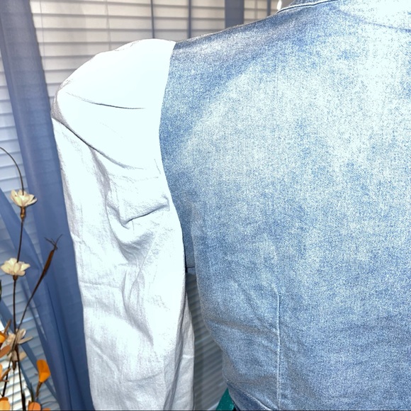 Women’s Puffy Sleeves Cropped Denim Jacket - Picture 5 of 5